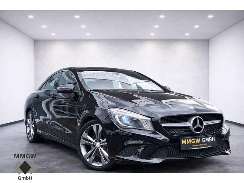 Gebraucht Mercedes CLA180 Urban 122 PS (89 kW) 2014 Kosmosschwarz Limousine