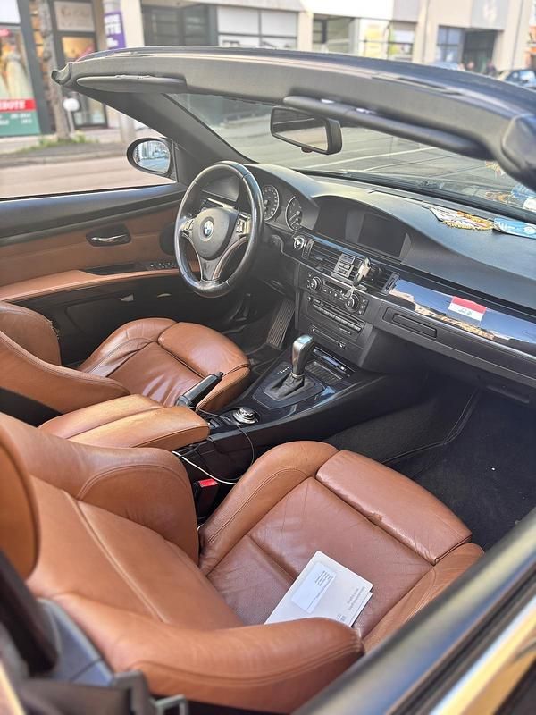 Gebraucht BMW 320 Cabriolet 177 PS (130 kW) 2007 Schwarz Cabrio