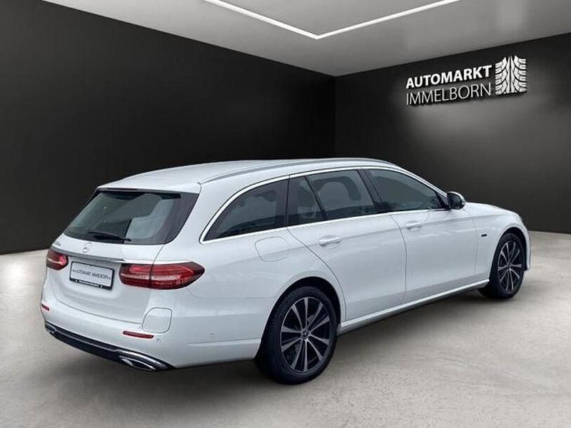 Gebraucht Mercedes E300 306 PS (225 kW) 2021 Weiß Kombi