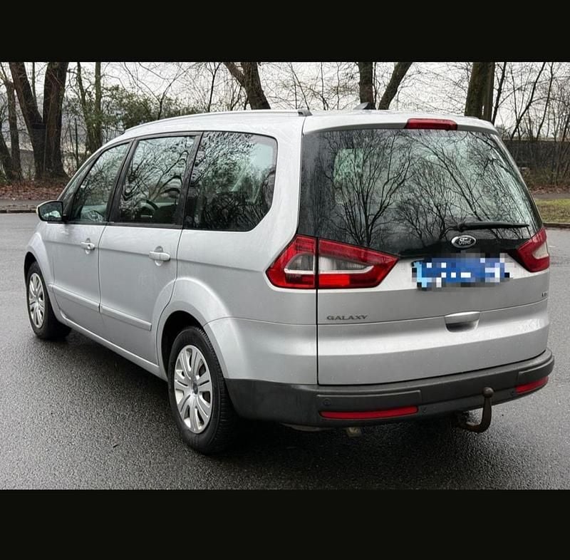 Gebraucht Ford Galaxy 140 PS (102 kW) 2010 Grau Van / Kleinbus