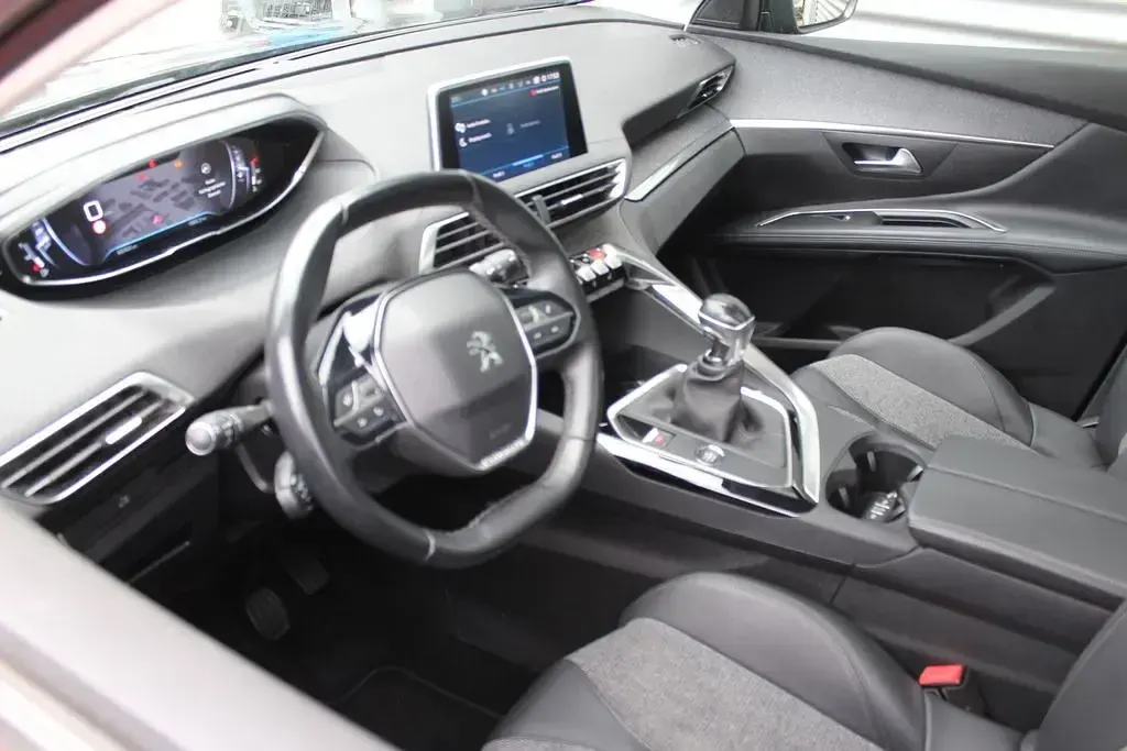 Gebraucht Peugeot 5008 Allure 131 PS (96 kW) 2020 Schwarz SUV