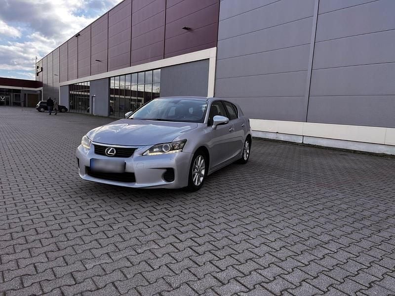 Gebraucht Lexus CT200h Executive Line 136 PS (100 kW) 2012 Silber Kleinwagen