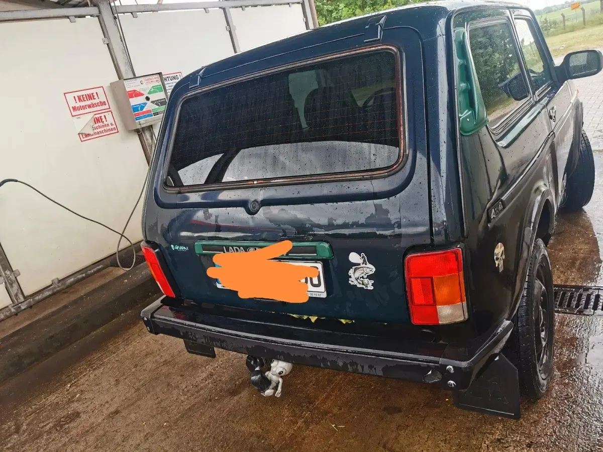 Gebraucht Lada niva 83 PS (61 kW) 2012 Grün SUV