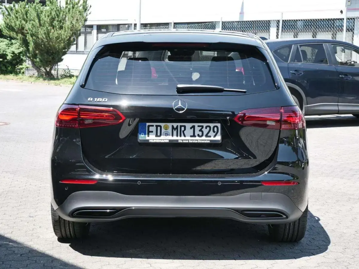 Gebraucht Mercedes B180 Progressive 136 PS (100 kW) 2026 Nachtschwarz Kleinwagen