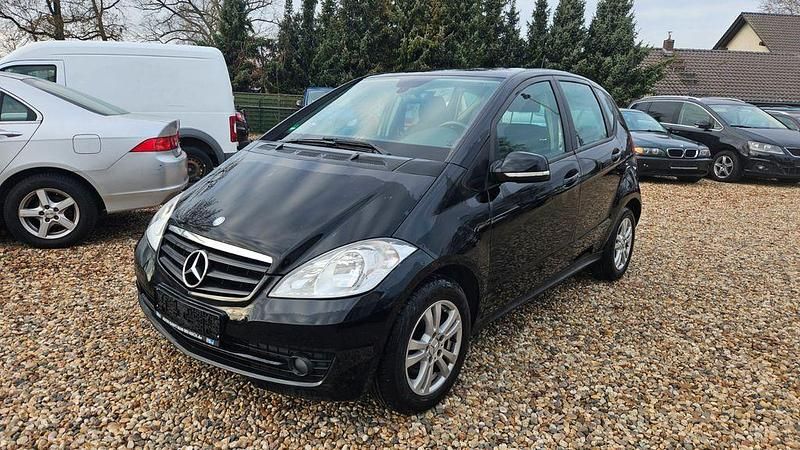 Gebraucht Mercedes A180 109 PS (80 kW) 2011 Schwarz Van / Kleinbus