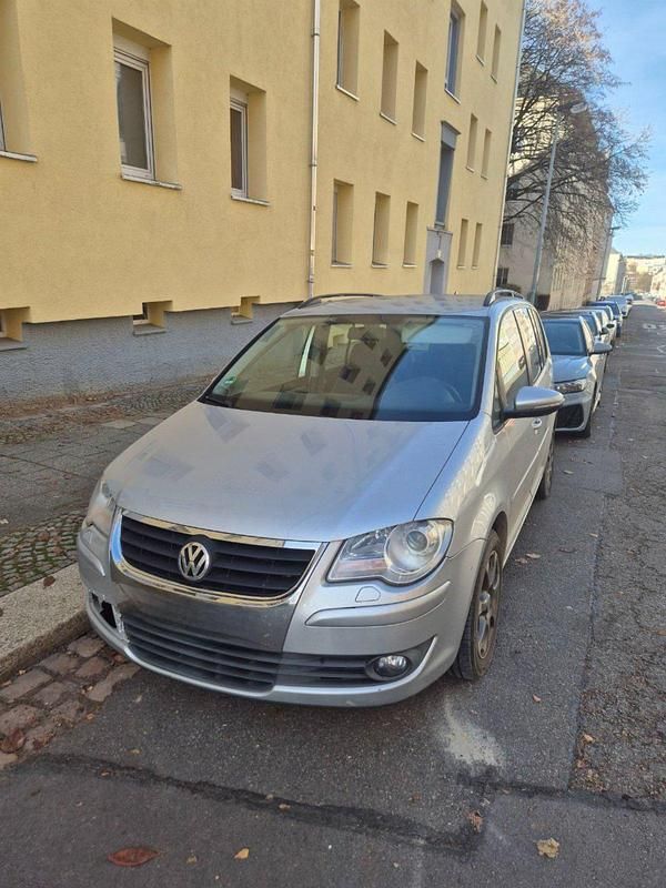 Gebraucht VW Touran 140 PS (102 kW) 2009 Silber Van / Kleinbus