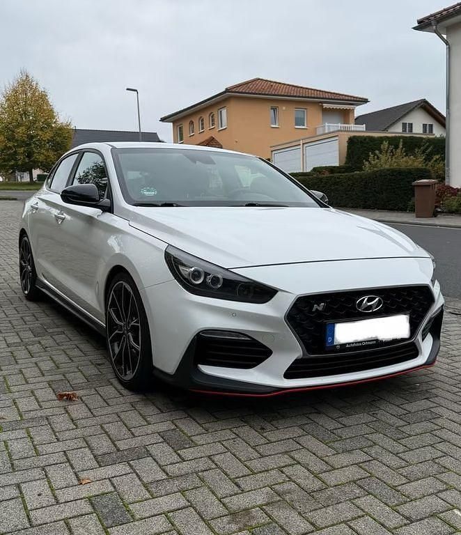 Weiß Gebraucht 2019 Hyundai i30 N Performance Limousine | 18.200 € (Superpreis) - Bild 1/4