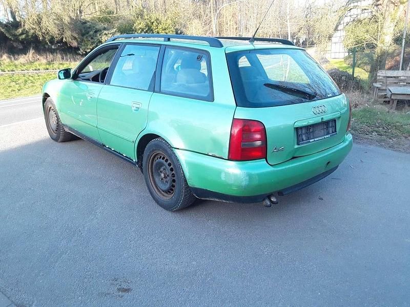 Second-hand Audi A4 110 CP (80 kW) 1997 Verde Break