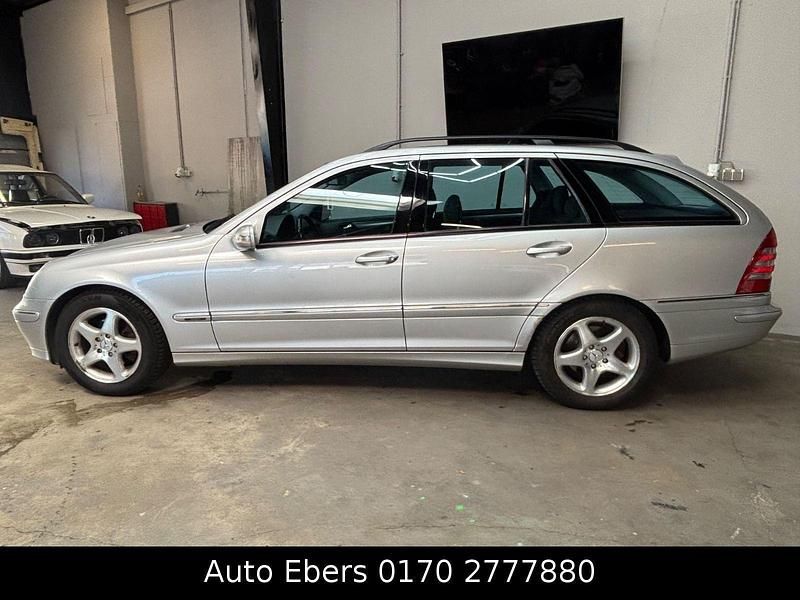 Gebraucht Mercedes C220 150 PS (110 kW) 2003 Silber Kombi