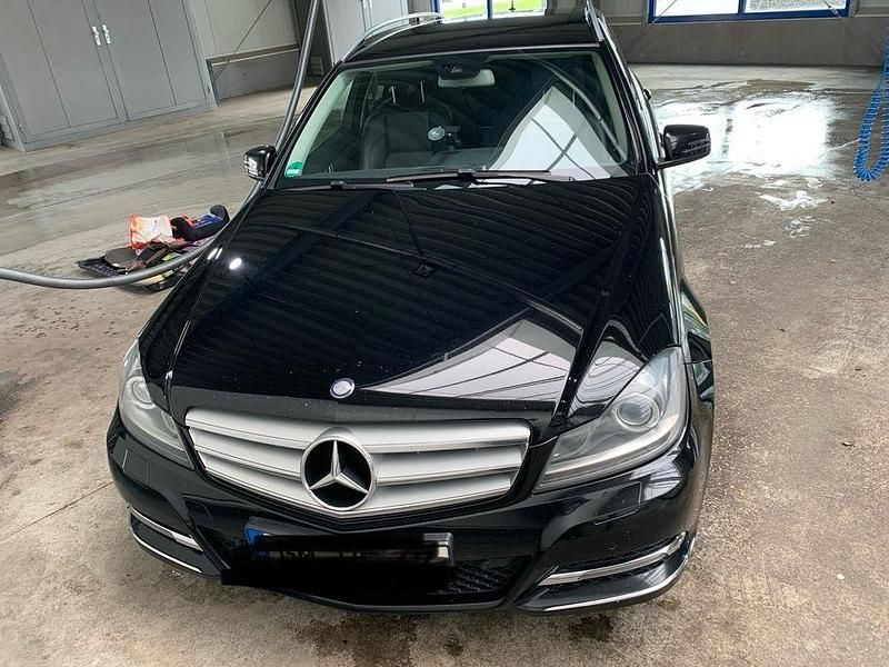 Schwarz Gebraucht 2013 Mercedes C220 Avantgarde Kombi | 6.999 € (Fairer Preis) - Bild 1/4
