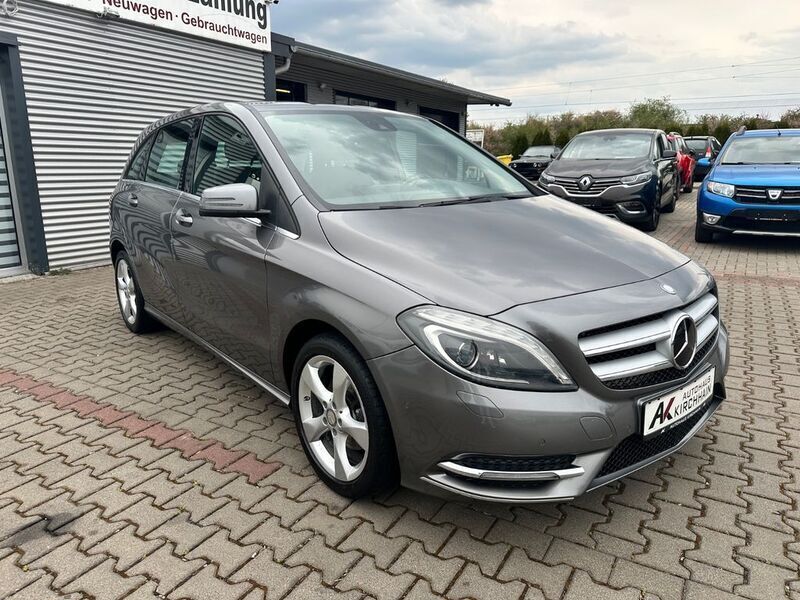 Gebraucht Mercedes B200 136 PS (100 kW) 2014 Grau Van / Kleinbus