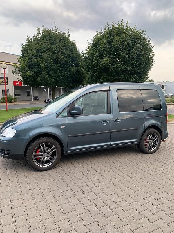 Używany VW Caddy 109 KM (80 kW) 2007 Szary Minivan