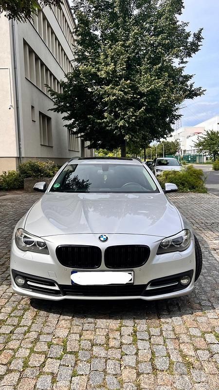 Grau Gebraucht 2014 BMW 520 Kombi | 9.300 € (Guter Preis) - Bild 1/4