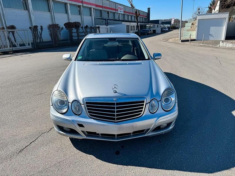 Gebraucht Mercedes E280 231 PS (169 kW) 2007 Silber Limousine