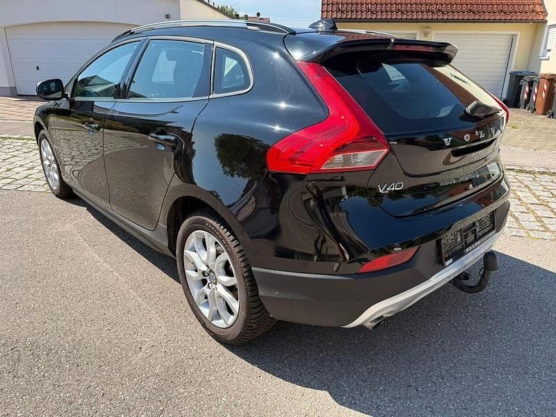 Gebraucht Volvo V40 CC Momentum 152 PS (111 kW) 2017 Schwarz Kombi