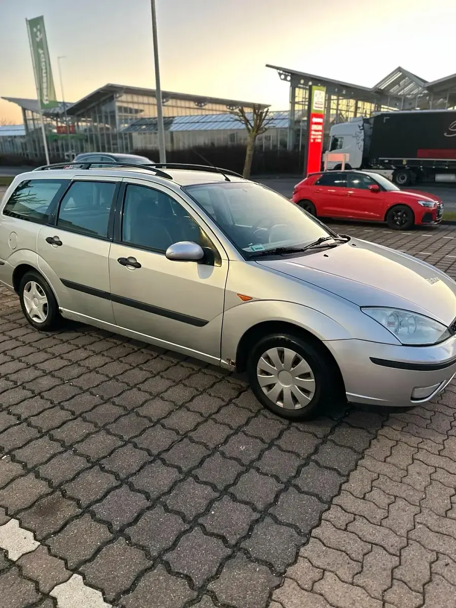 Brugt Ford Focus 75 HK (55 kW) 2002 Sølv Stationcar