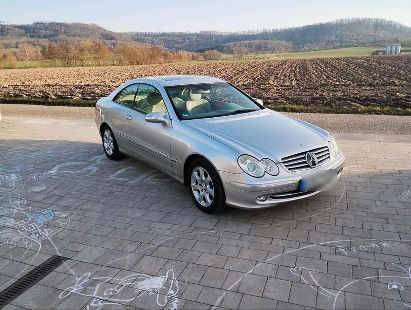 Gebraucht Mercedes CLK320 218 PS (160 kW) 2004 Silber Coupé