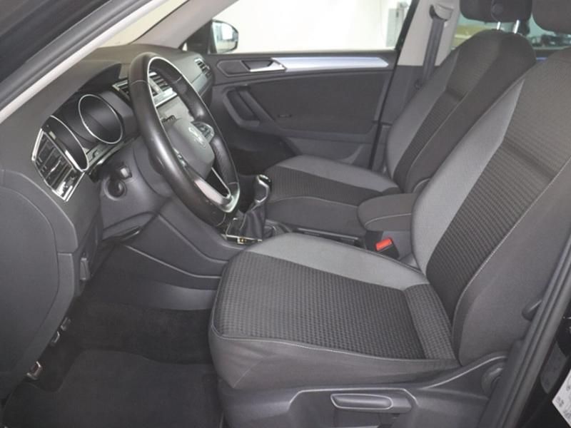 Gebraucht VW Tiguan Active 131 PS (96 kW) 2022 SUV