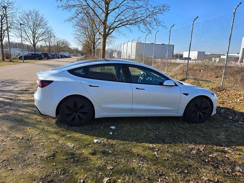 Gebraucht Tesla Model 3 RWD 208 kW (283 PS) 2023 Weiß Limousine