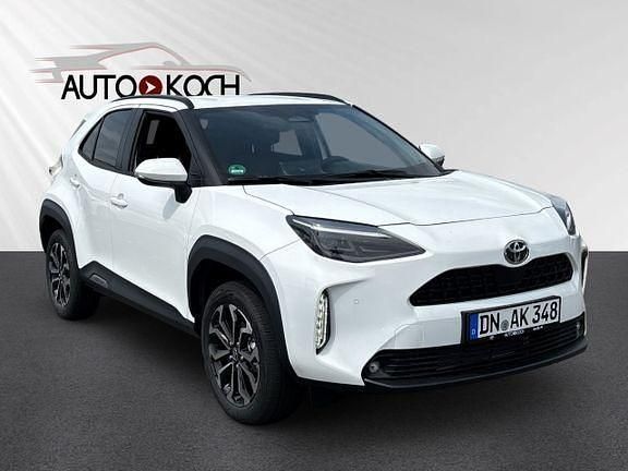 Gebraucht Toyota Yaris Hybrid Plus 131 PS (96 kW) 2025 Schnee weiß SUV