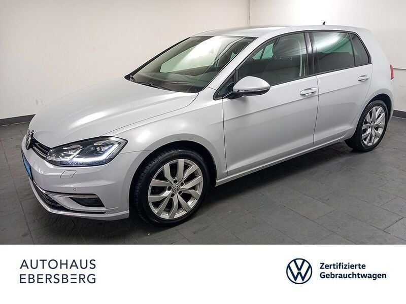 White silver metallic Gebraucht 2017 VW Golf VII Sound Limousine | 14.900 € (Fairer Preis) - Bild 1/4