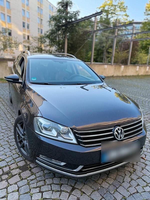 Braun Gebraucht 2011 VW Passat Kombi | 6.500 € (Fairer Preis) - Bild 1/4