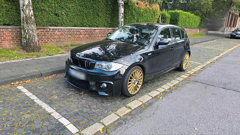 Schwarz Gebraucht 2011 BMW 116 M Sport Kleinwagen | 6.499 € (Fairer Preis) - Bild 1/4