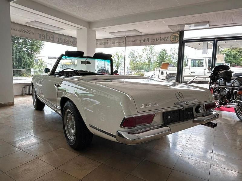 Gebraucht Mercedes 230 150 PS (110 kW) 1966 Weiß Cabrio