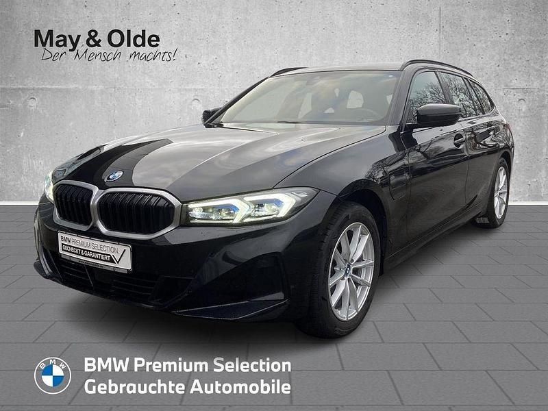 Gebraucht BMW 330e Sport Line 292 PS (214 kW) 2023 Schwarz Kombi