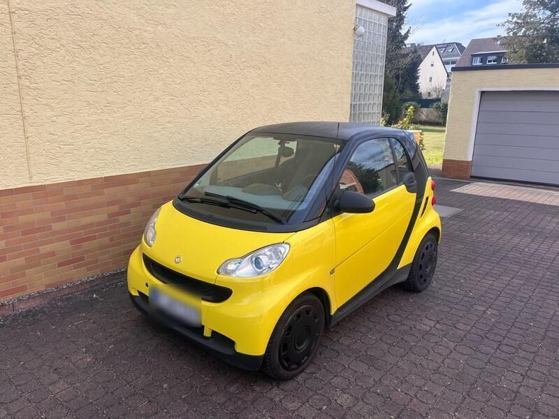 Gelb Gebraucht 2009 Smart ForTwo Coupé Pure Coupé | 4.500 € (Fairer Preis) - Bild 1/4