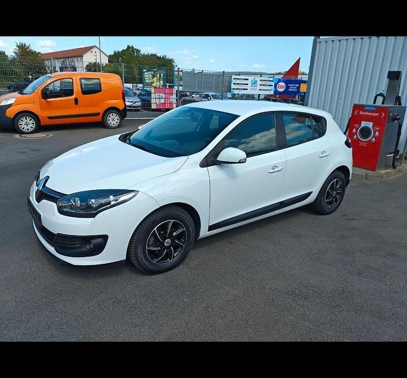 Gebraucht Renault Mégane 110 PS (80 kW) 2015 Weiß Limousine