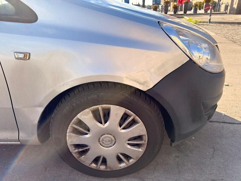 Gebraucht Opel Corsa 80 PS (58 kW) 2007 Grau Kleinwagen