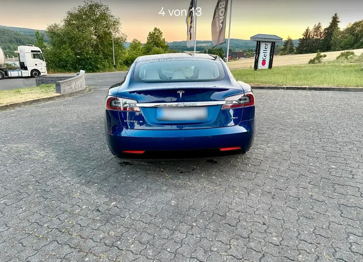 Second-hand Tesla Model S 386 kW (525 CP) 2018 Albastru Hatchback