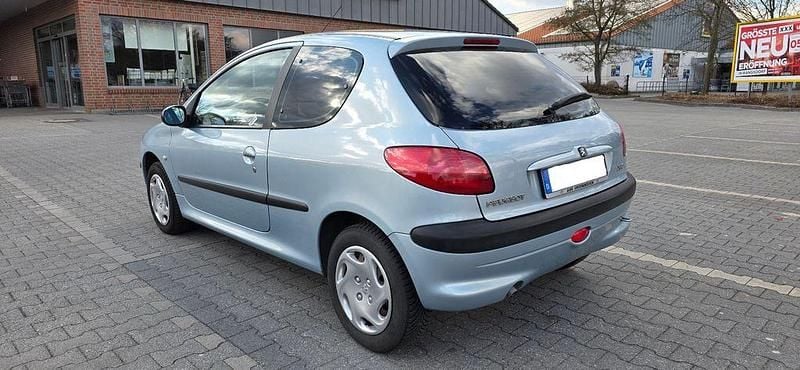 Gebraucht Peugeot 206 75 PS (55 kW) 2003 Blau Limousine