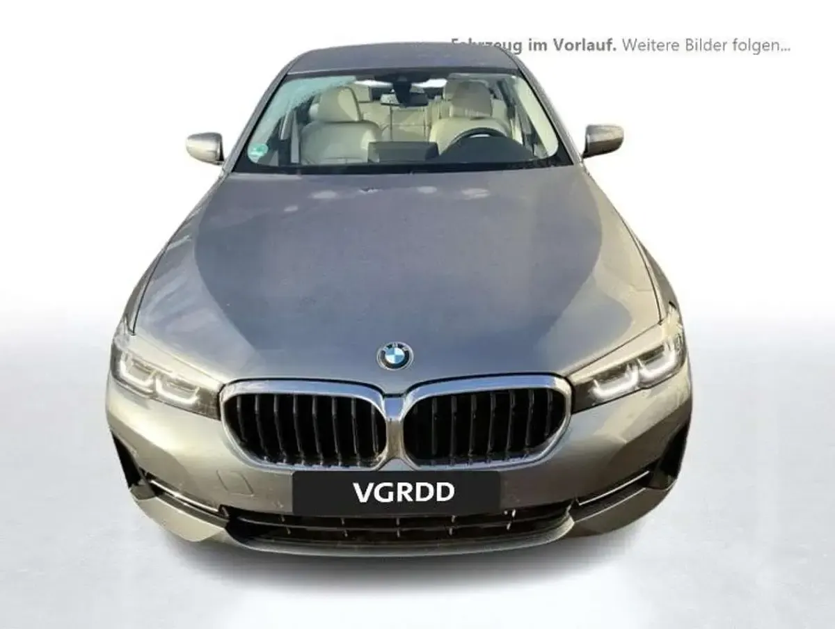 Gebraucht BMW 520 190 PS (139 kW) 2022 Bluestone metallic Limousine