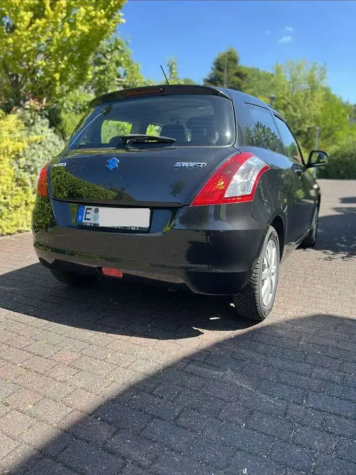 Gebraucht Suzuki Swift Basic 94 PS (69 kW) 2013 Kleinwagen