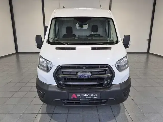 Gebraucht Ford Transit 131 PS (96 kW) 2022 Weiß Van