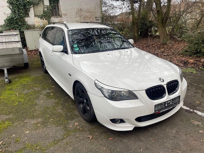 Weiß Gebraucht 2008 BMW 535 Sport Line Kombi | 9.000 € (Fairer Preis) - Bild 1/4