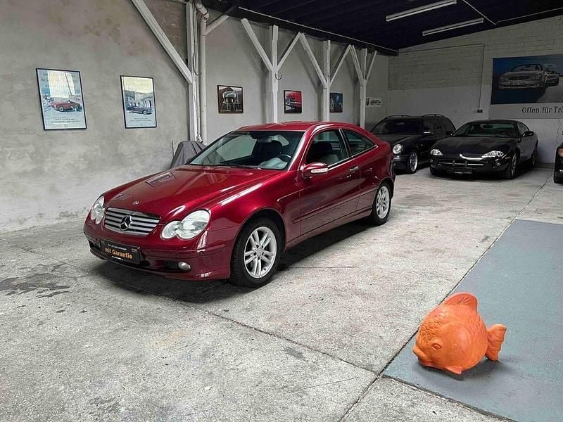 Gebraucht Mercedes C200 163 PS (119 kW) 2001 Rot Coupé