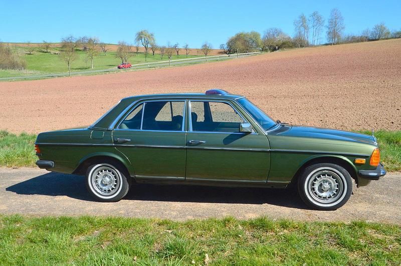 Gebraucht Mercedes E300 88 PS (64 kW) 1984 Grün Limousine