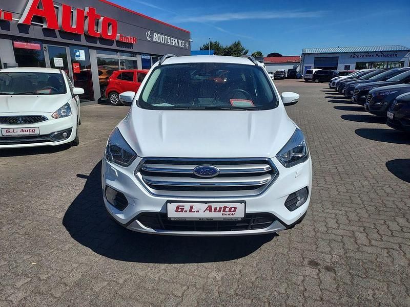 Gebraucht Ford Kuga 150 PS (110 kW) 2019 Weiß SUV