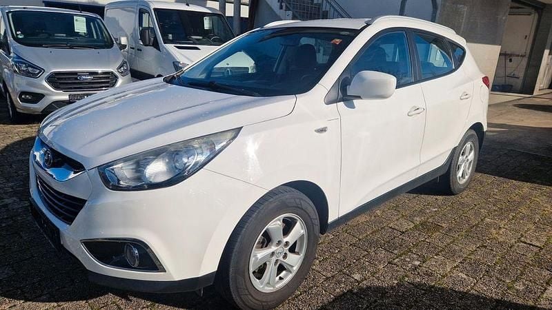 Weiß Gebraucht 2013 Hyundai ix35 Edition SUV | 6.890 € (Fairer Preis) - Bild 1/4