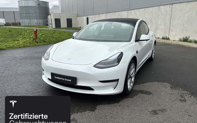Weiß Gebraucht 2020 Tesla Model 3 Long Range RWD Limousine | 27.400 € (Teuer) - Bild 1/4