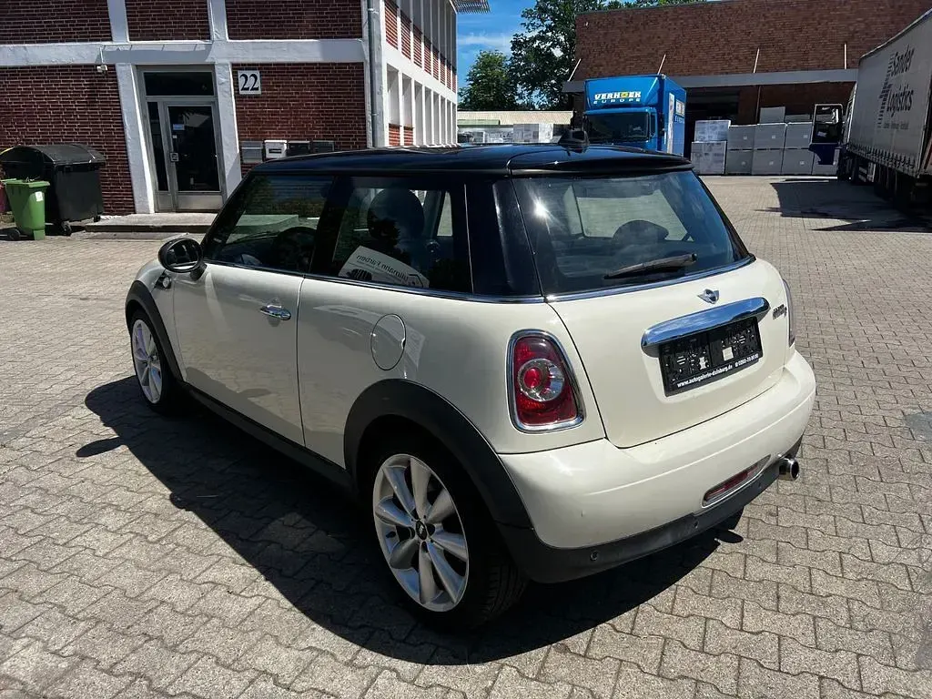 Gebraucht Mini Cooper D 111 PS (81 kW) 2014 Weiß Kleinwagen