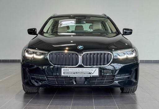 Gebraucht BMW 520 Sport Line 190 PS (139 kW) 2023 Schwarz Kombi