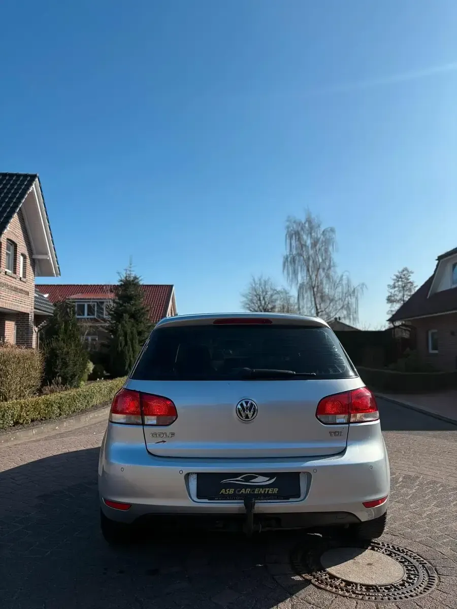 Gebraucht VW Golf VI 140 PS (102 kW) 2010 Silber Kleinwagen
