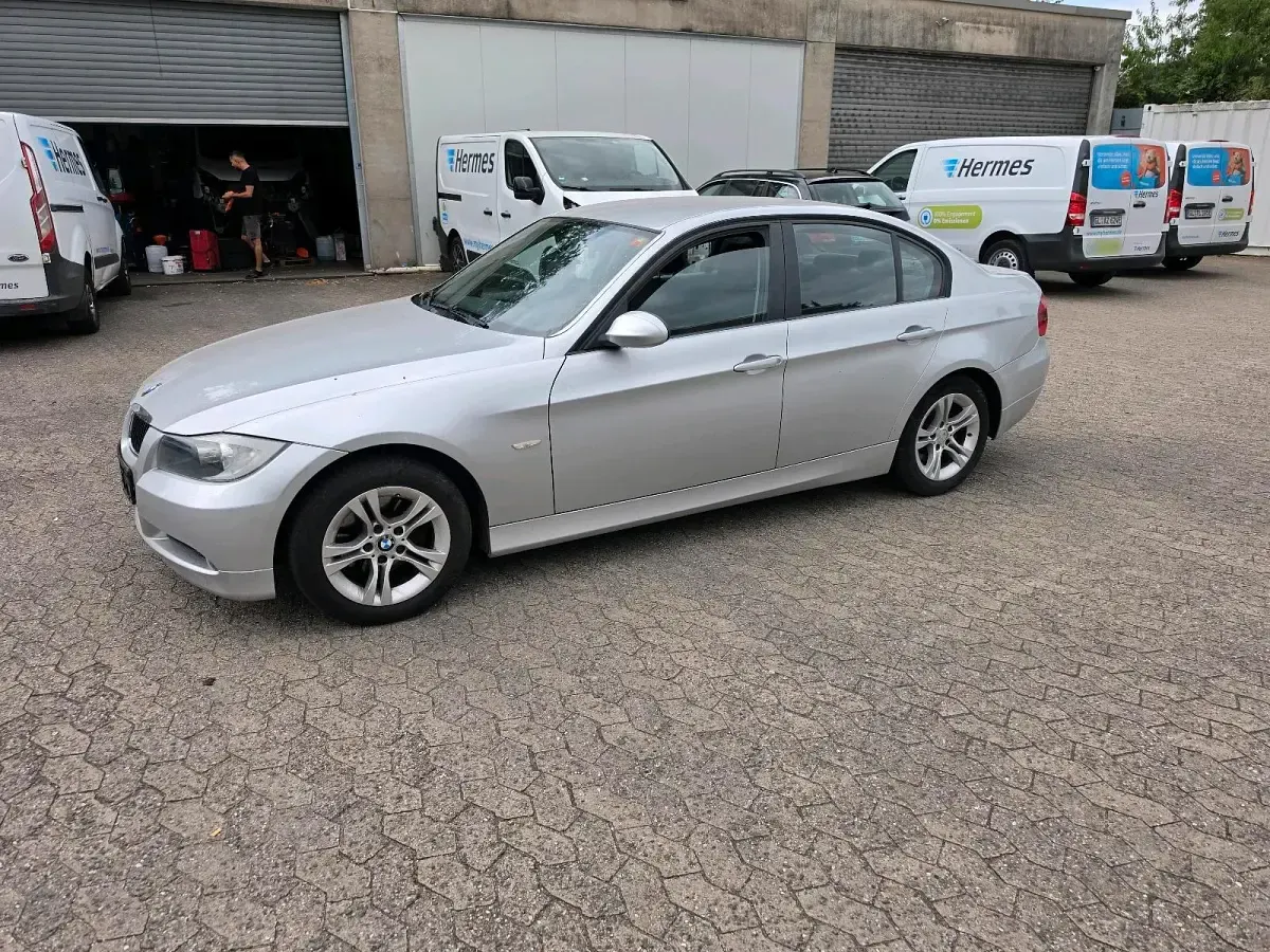 Gebraucht BMW 318 177 PS (130 kW) 2007 Grau Limousine