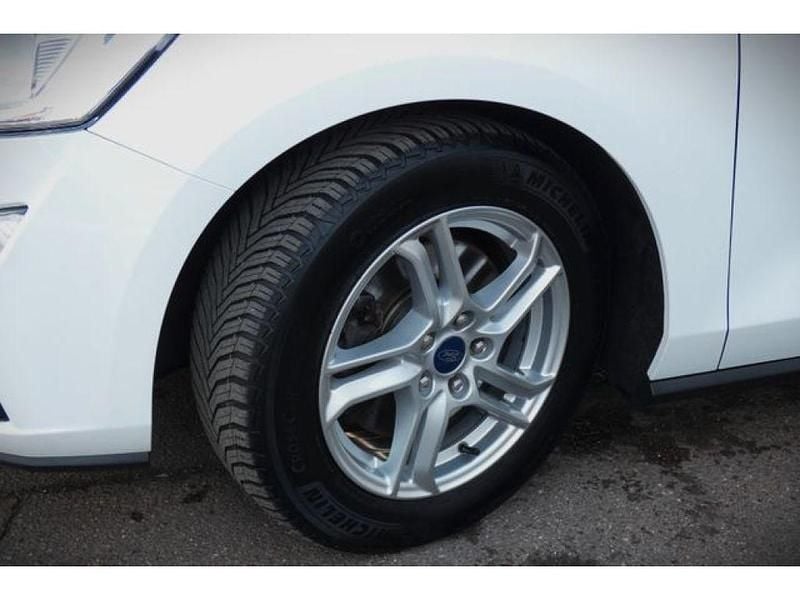 Gebraucht Ford Focus Cool & Connect 125 PS (91 kW) 2019 Frostweiß Kombi