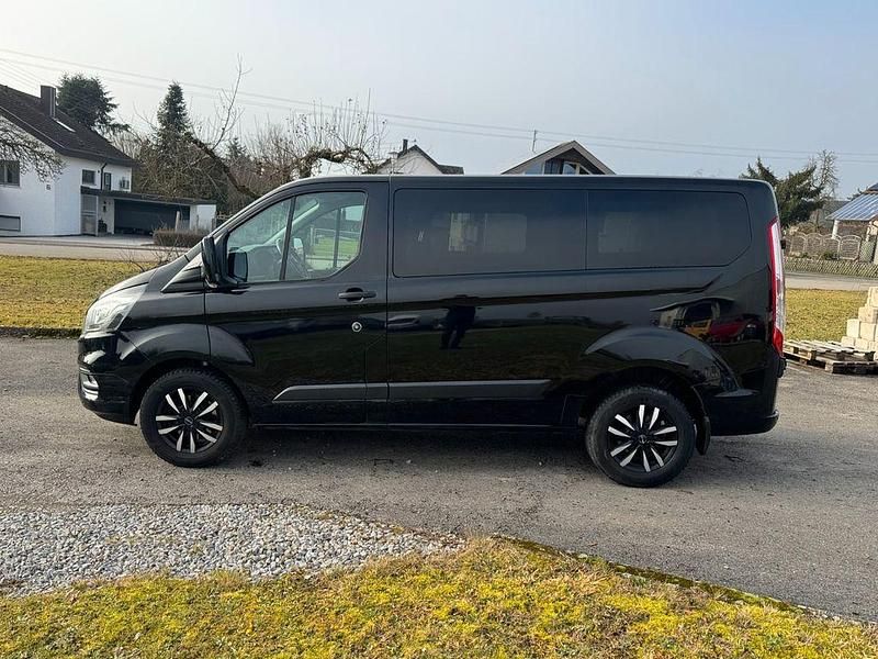 Gebraucht Ford Transit Custom Trend 170 PS (125 kW) 2020 Agate black Kombi