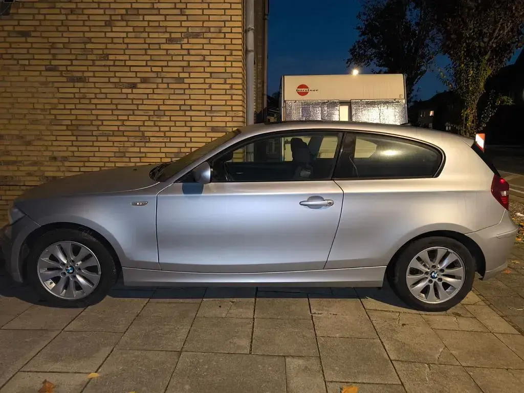 Gebraucht BMW 116 Sport Line 122 PS (89 kW) 2010 Silber Kleinwagen